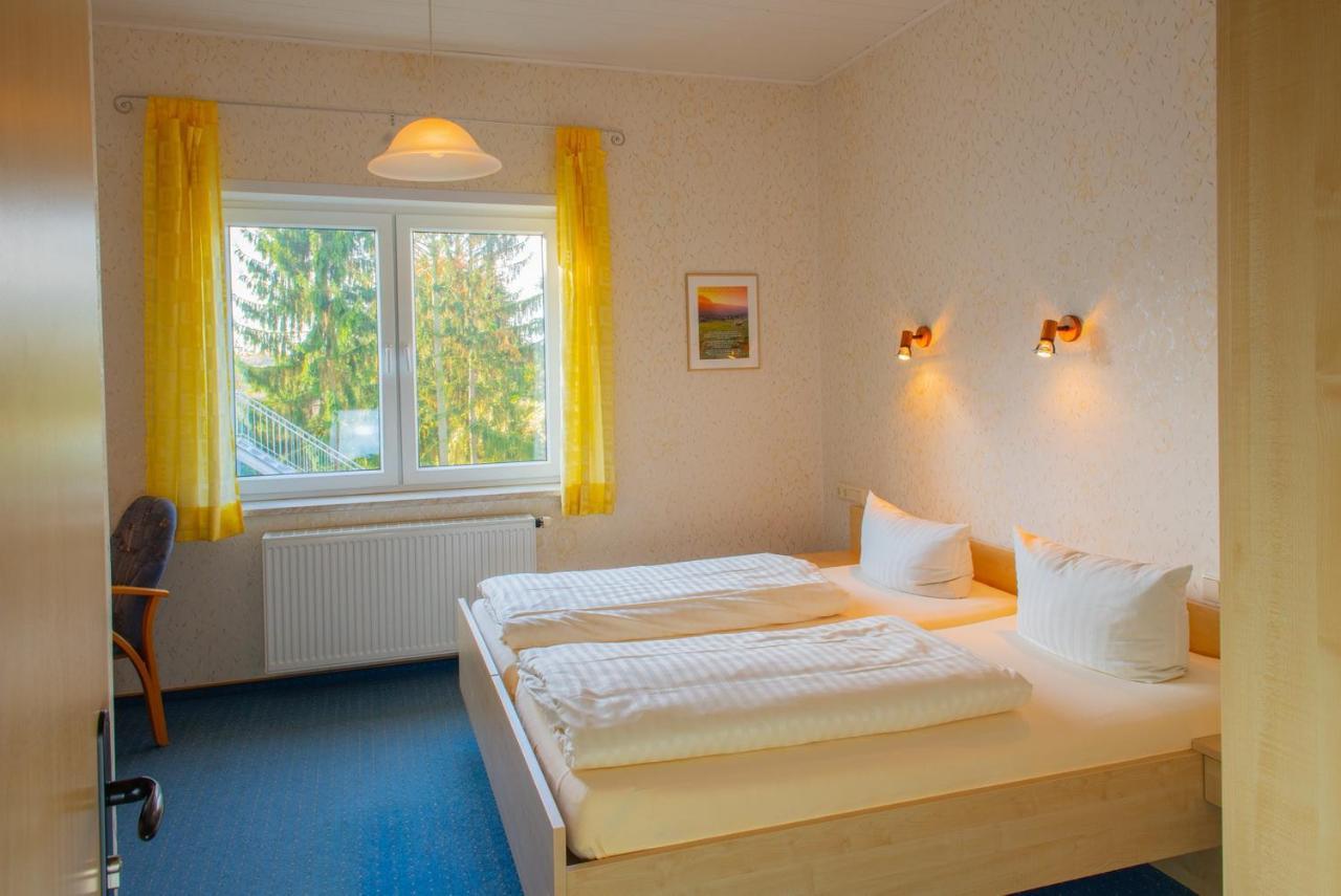 Christliche Gaestehaeuser Weinstrasse Neustadt an der Weinstrasse Exterior photo